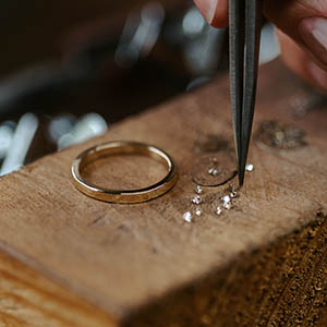 bespoke jewellery by Jemma Bowers free wedding directory listing