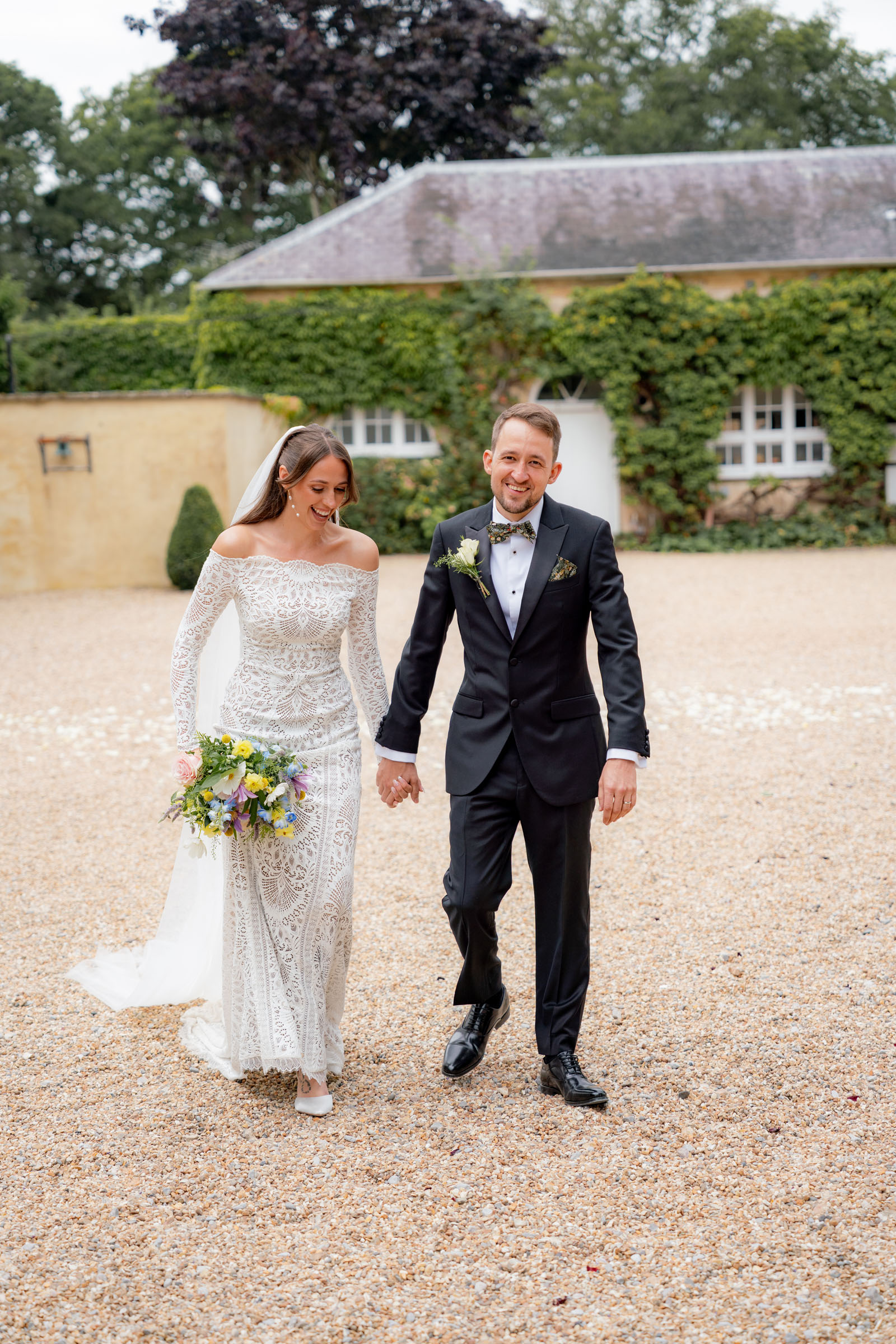 Summer wedding at Northbrook Park with Cat Brant Photography