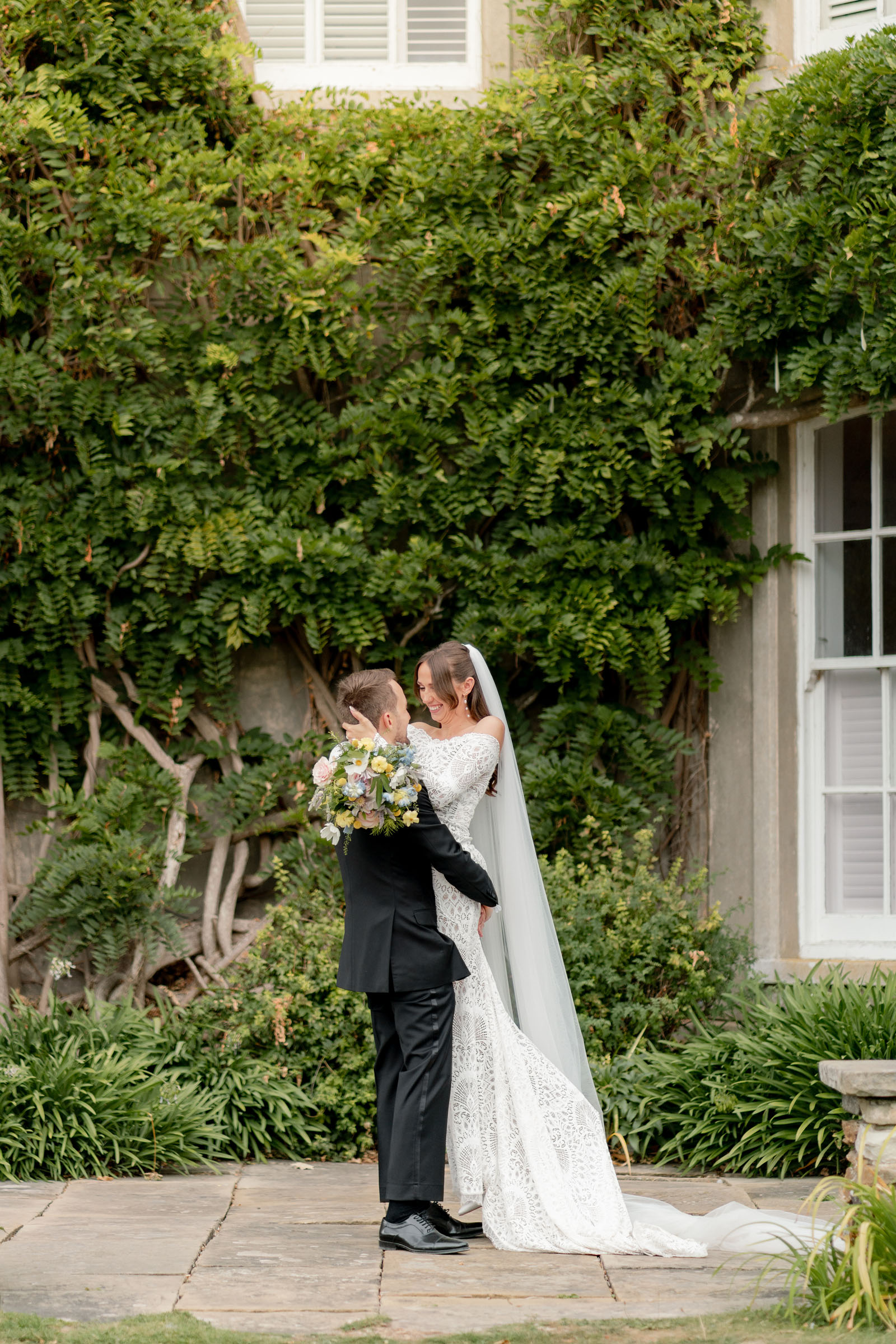 Summer wedding at Northbrook Park with Cat Brant Photography