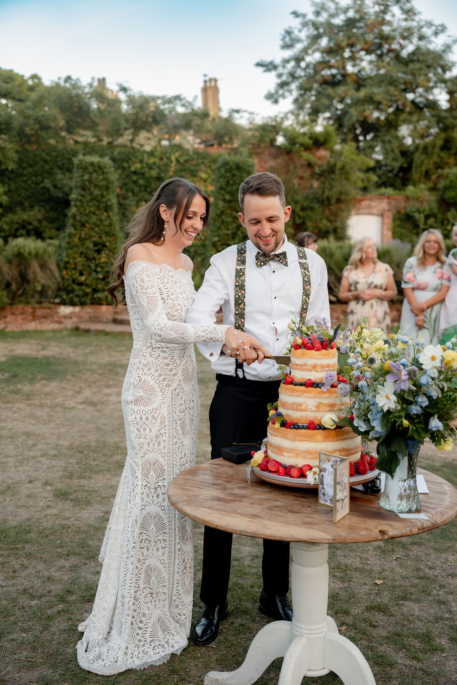 Summer wedding at Northbrook Park with Cat Brant Photography