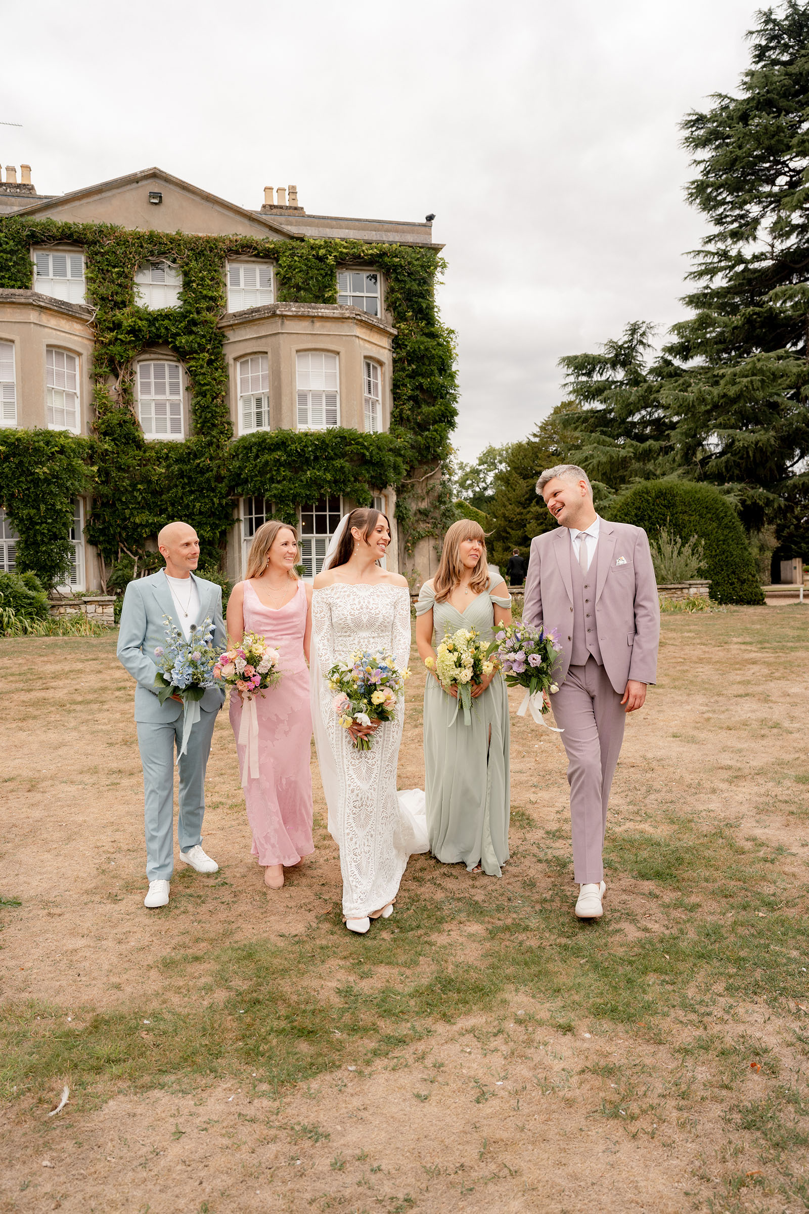 Summer wedding at Northbrook Park with Cat Brant Photography