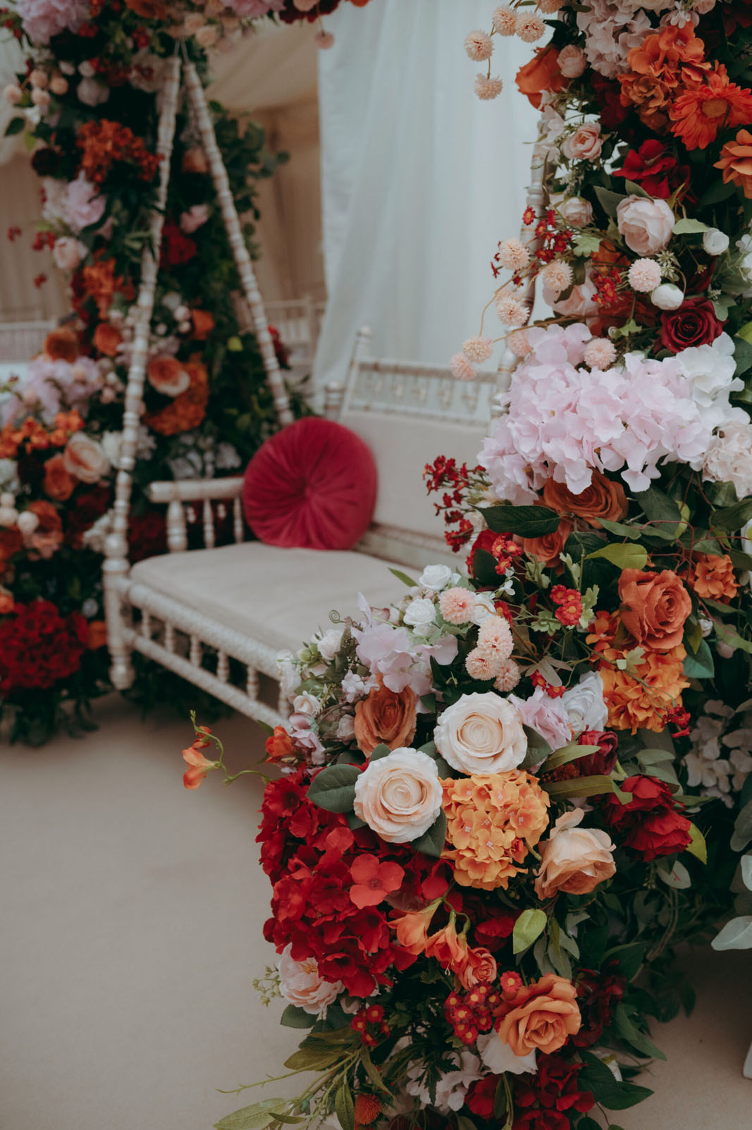 Luxury wedding flowers at Coombe Abbey photographed by Damien Vickers Photography