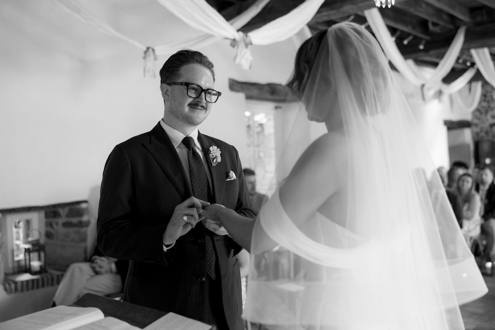 Brittany destination wedding with romantic couple photos by French wedding photographer