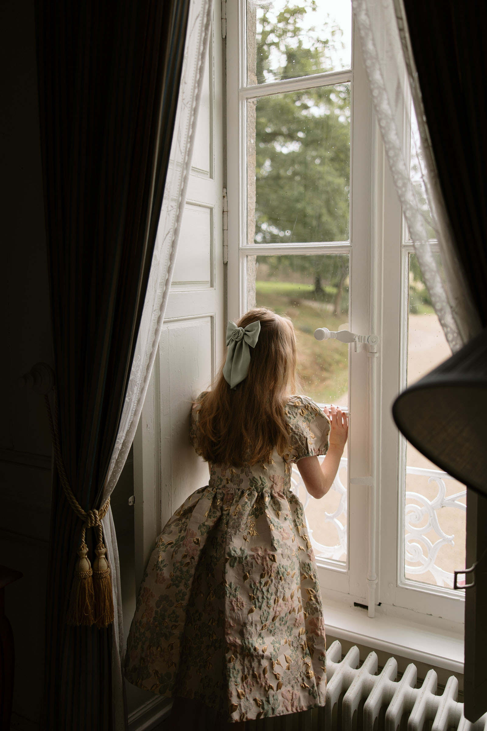 Romantic destination wedding in France photographed by a natural French wedding photographer