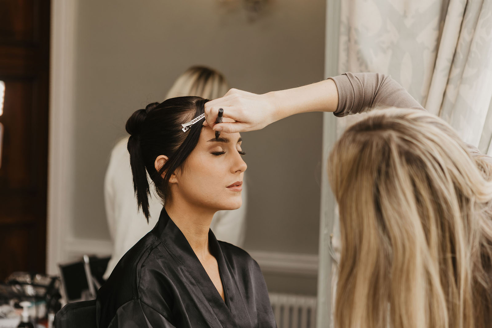 wedding ideas in natural muted champagne tones from Wivenhoe House in Colchester