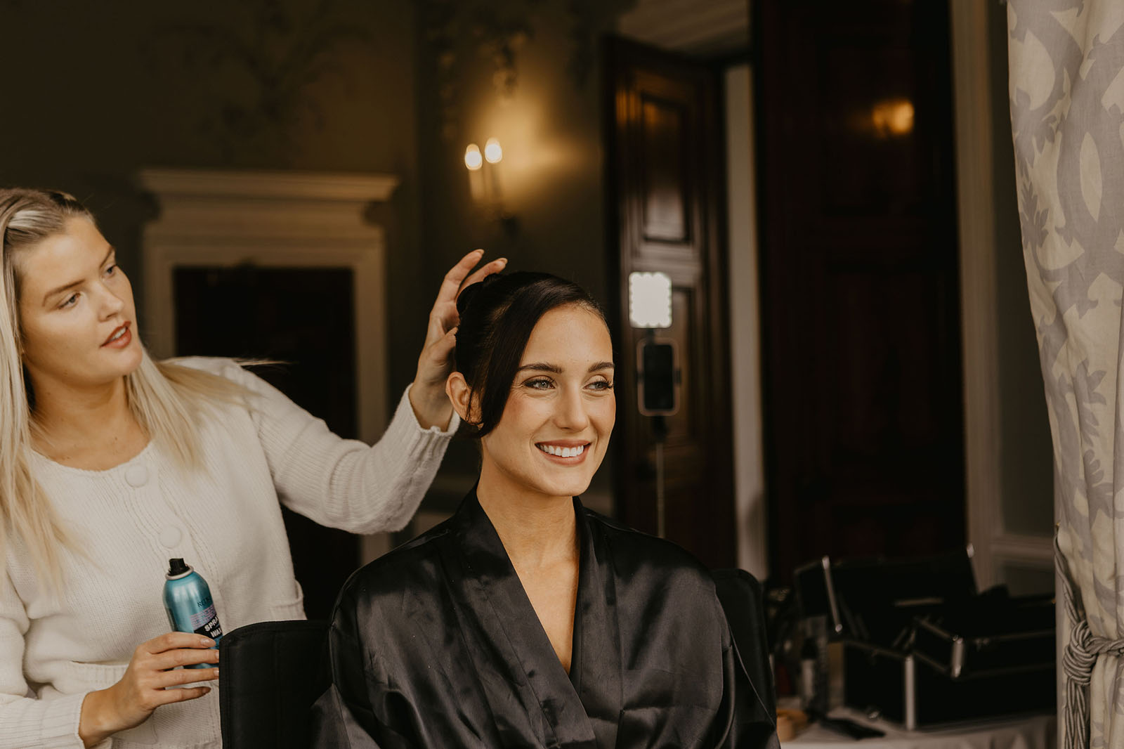 wedding ideas in natural muted champagne tones from Wivenhoe House in Colchester