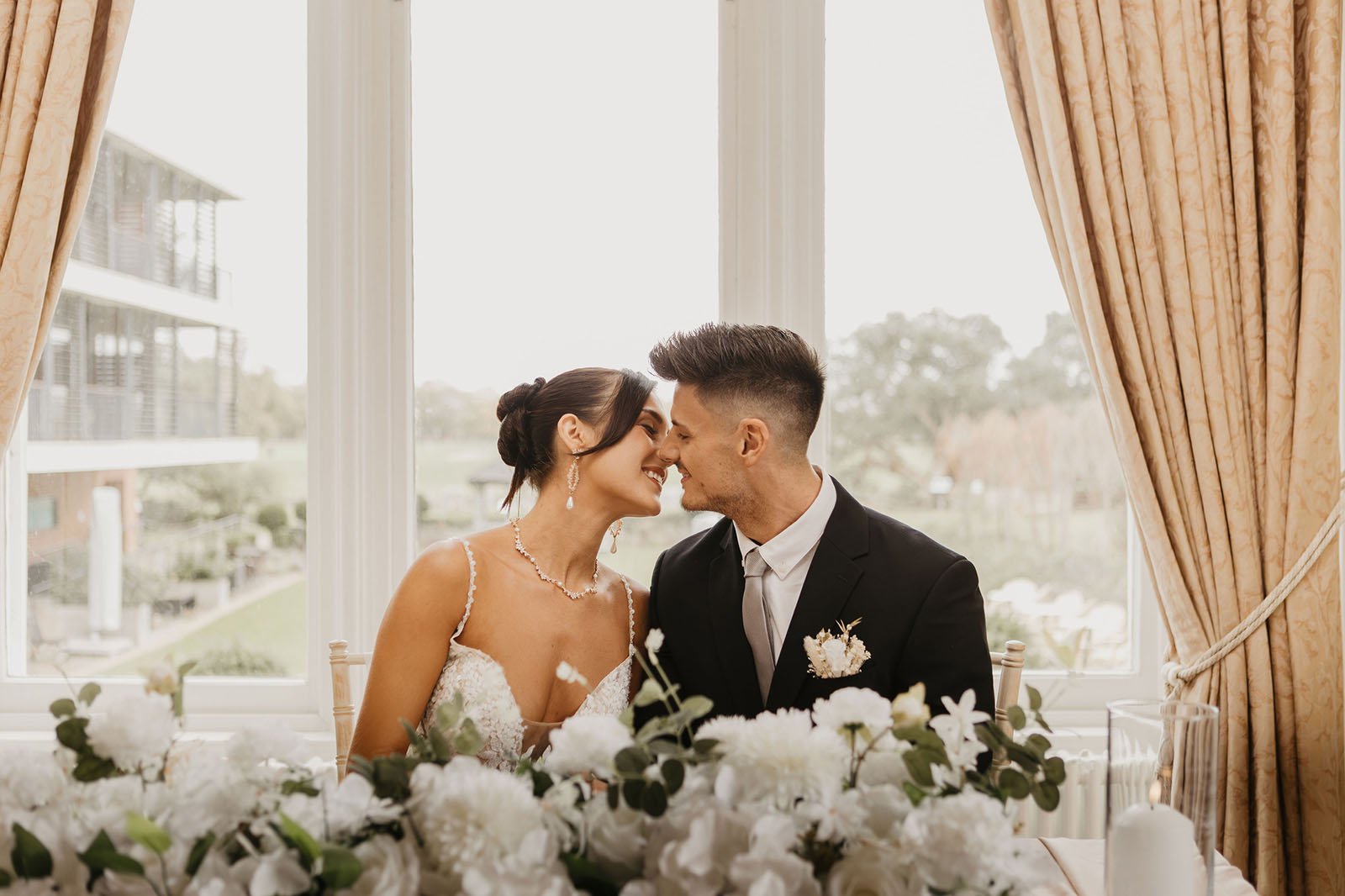 wedding ideas in natural muted champagne tones from Wivenhoe House in Colchester