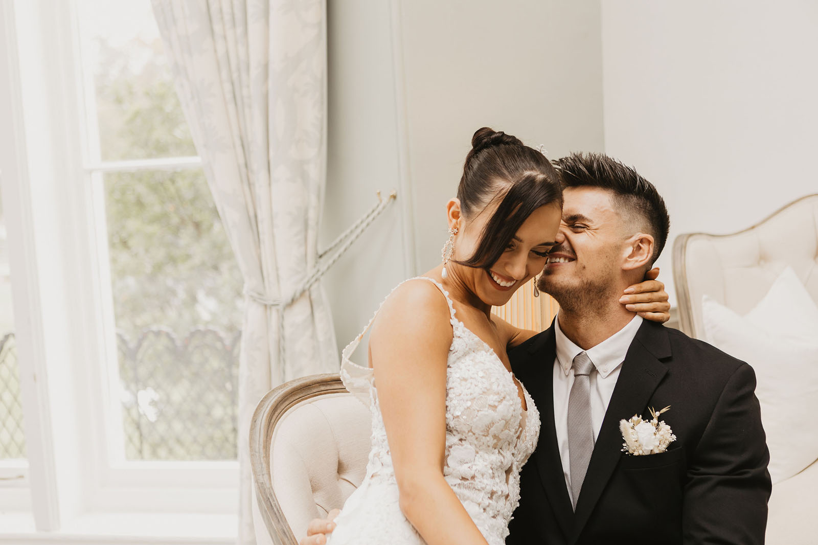 wedding ideas in natural muted champagne tones from Wivenhoe House in Colchester