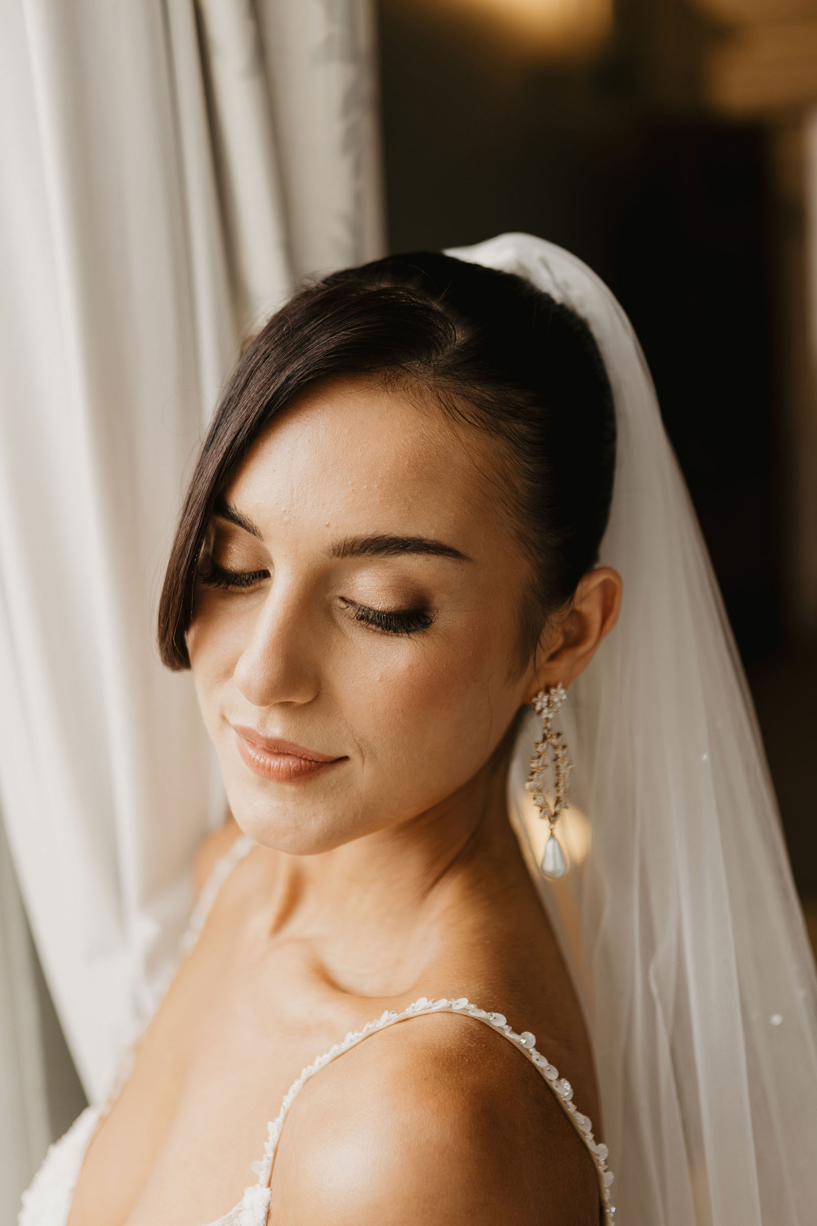 wedding ideas in natural muted champagne tones from Wivenhoe House in Colchester