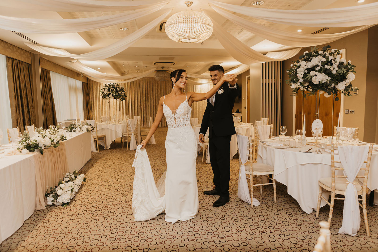 wedding ideas in natural muted champagne tones from Wivenhoe House in Colchester