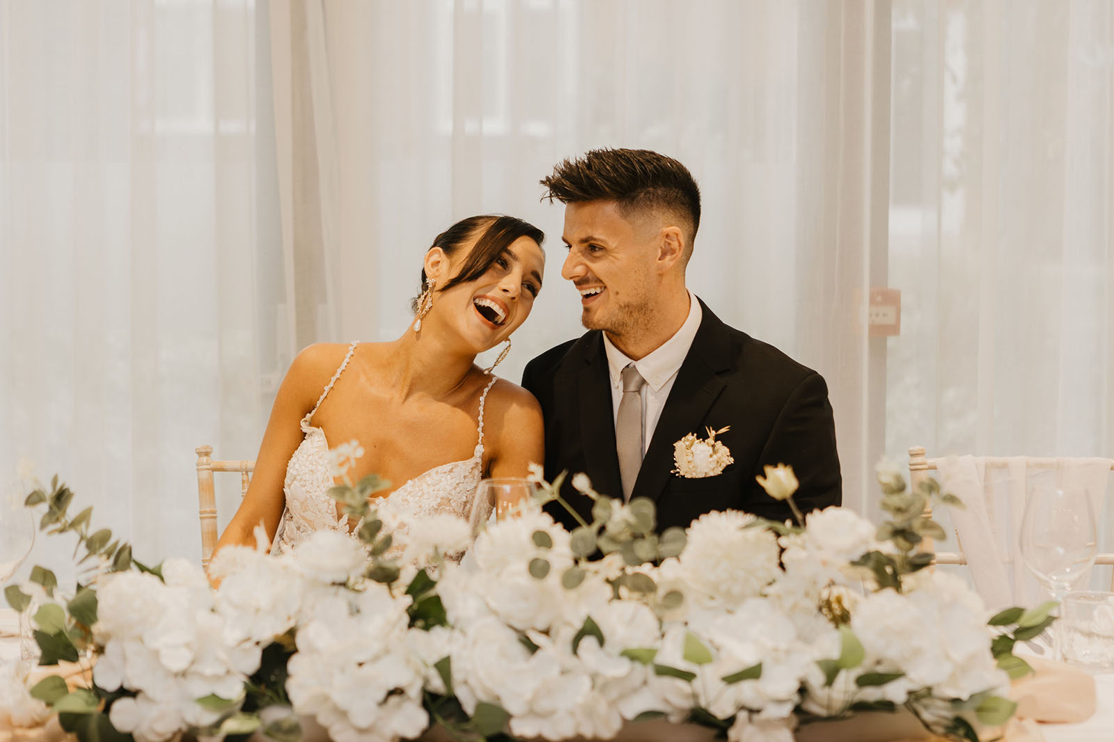 wedding ideas in natural muted champagne tones from Wivenhoe House in Colchester