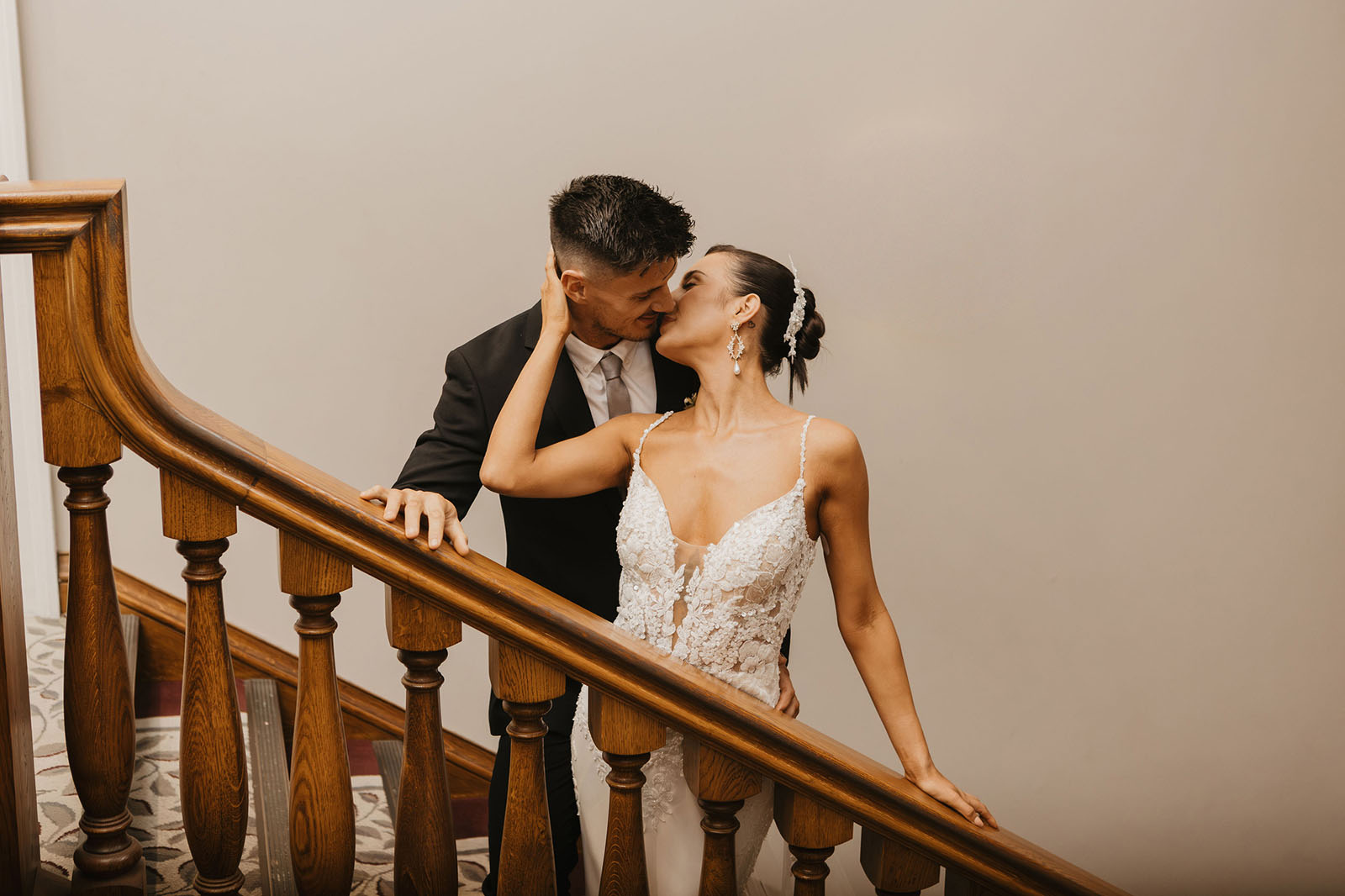 wedding ideas in natural muted champagne tones from Wivenhoe House in Colchester