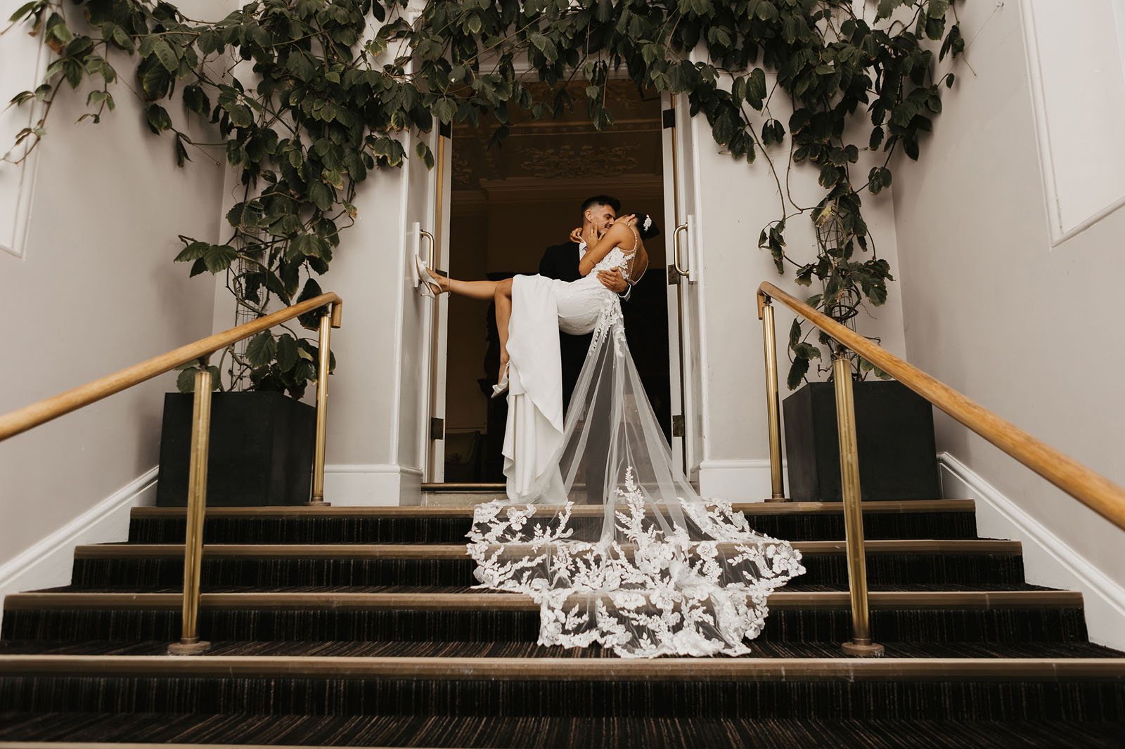 wedding ideas in natural muted champagne tones from Wivenhoe House in Colchester