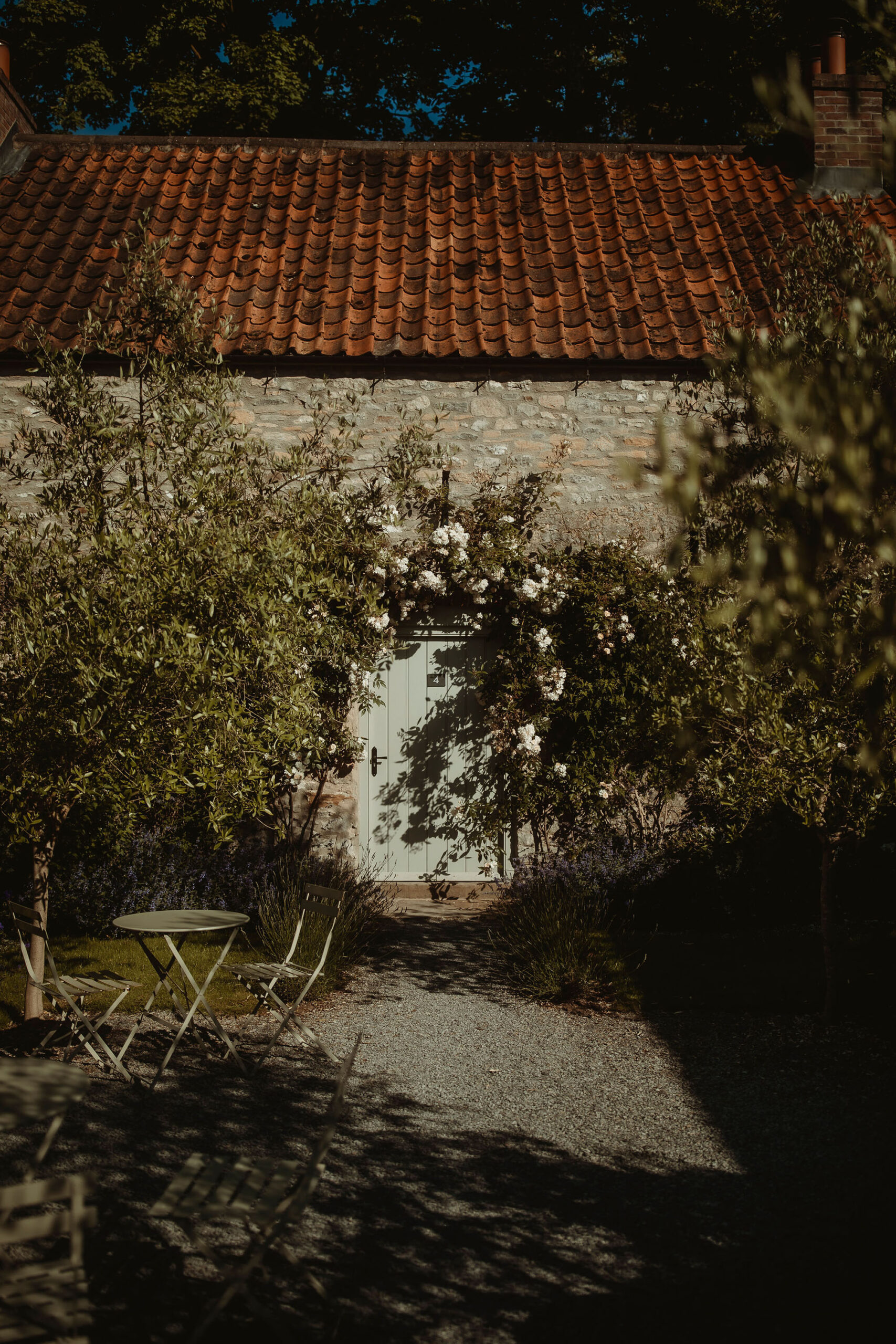 luxury Middleton Lodge wedding in Yorkshire with florals by Jemma Khan Studio and Christopher Western Photography
