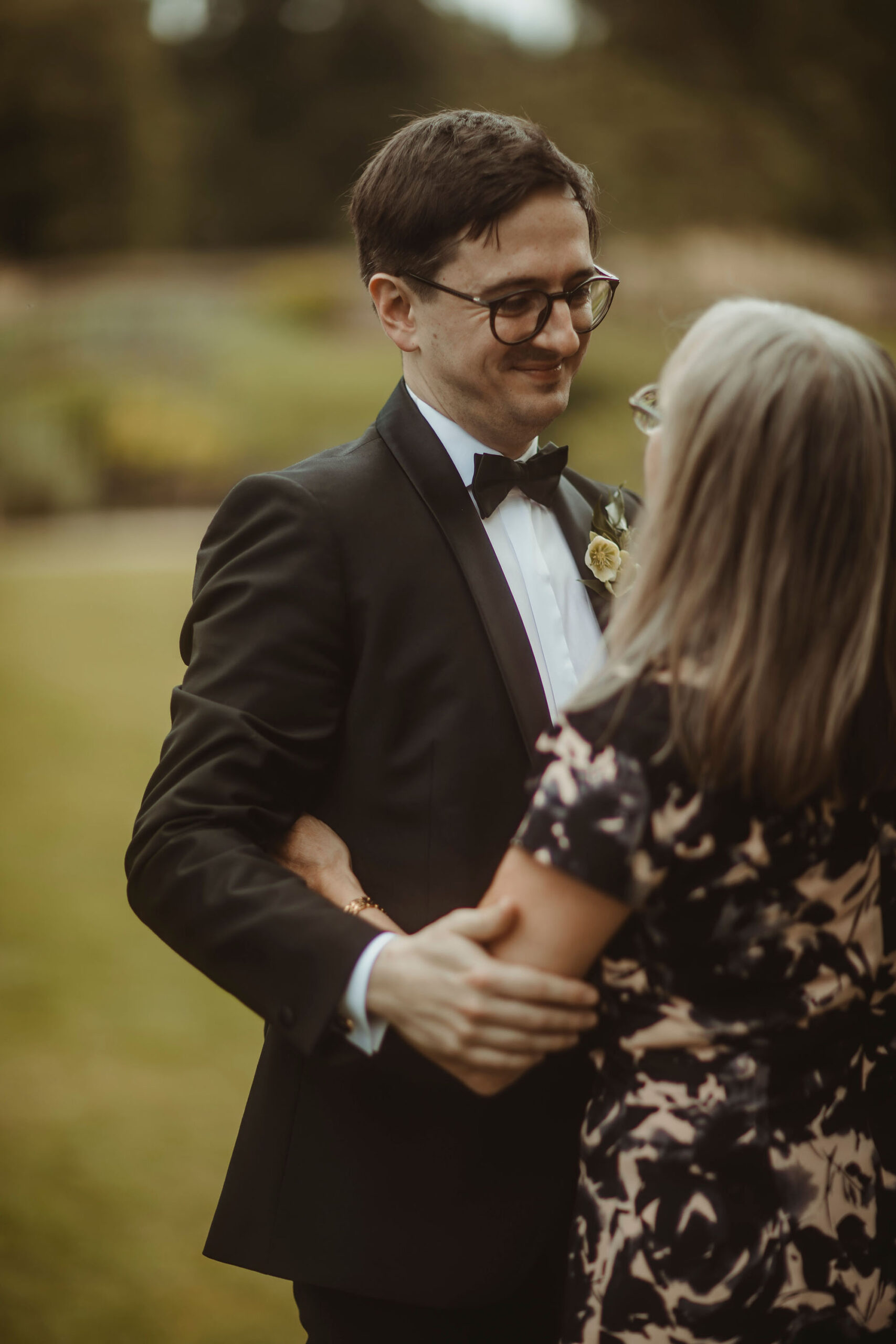 luxury Middleton Lodge wedding in Yorkshire with florals by Jemma Khan Studio and Christopher Western Photography
