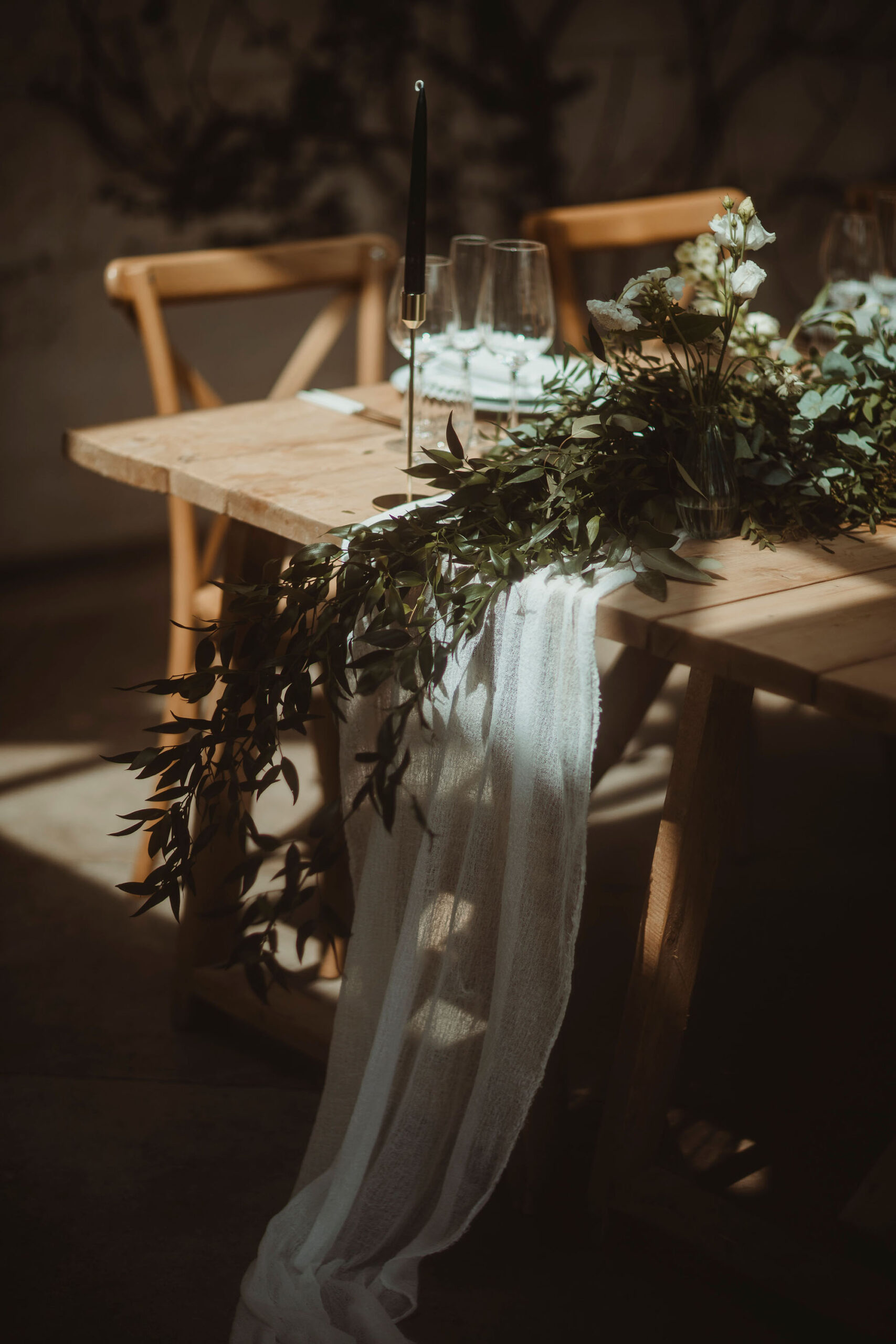 luxury Middleton Lodge wedding in Yorkshire with florals by Jemma Khan Studio and Christopher Western Photography