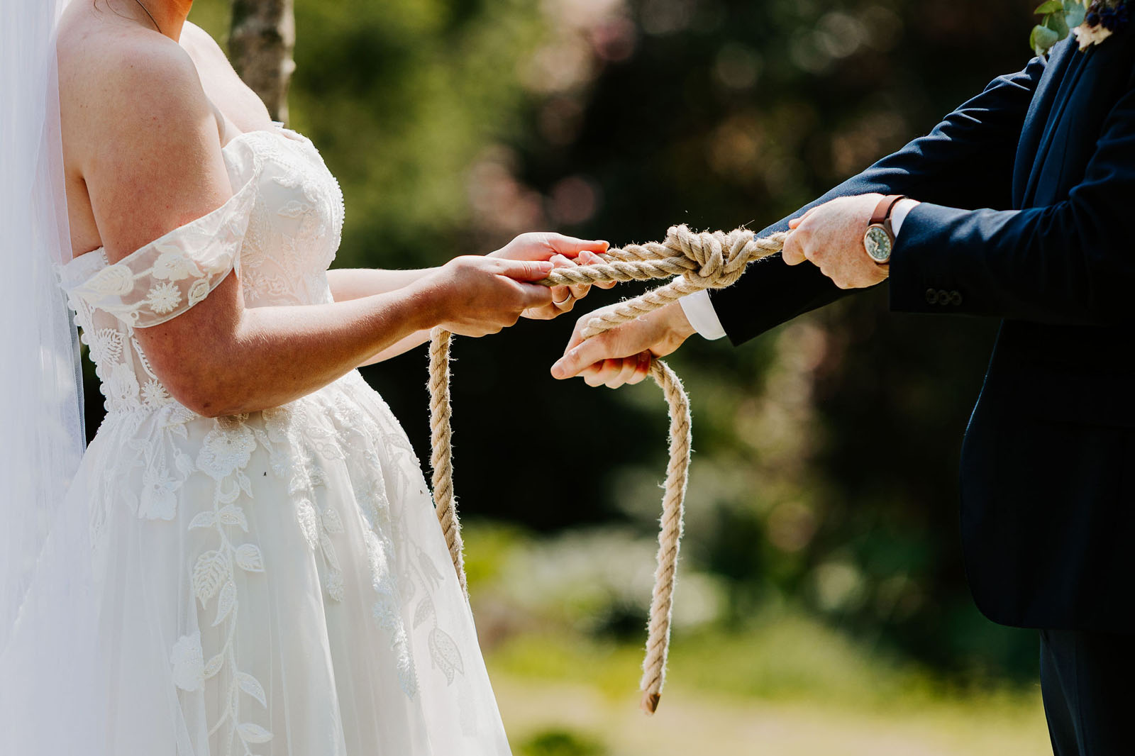 Sunny wedding at Cornwall venue Carwinion House Falmouth with local wedding photographer Hannah Timm Photography