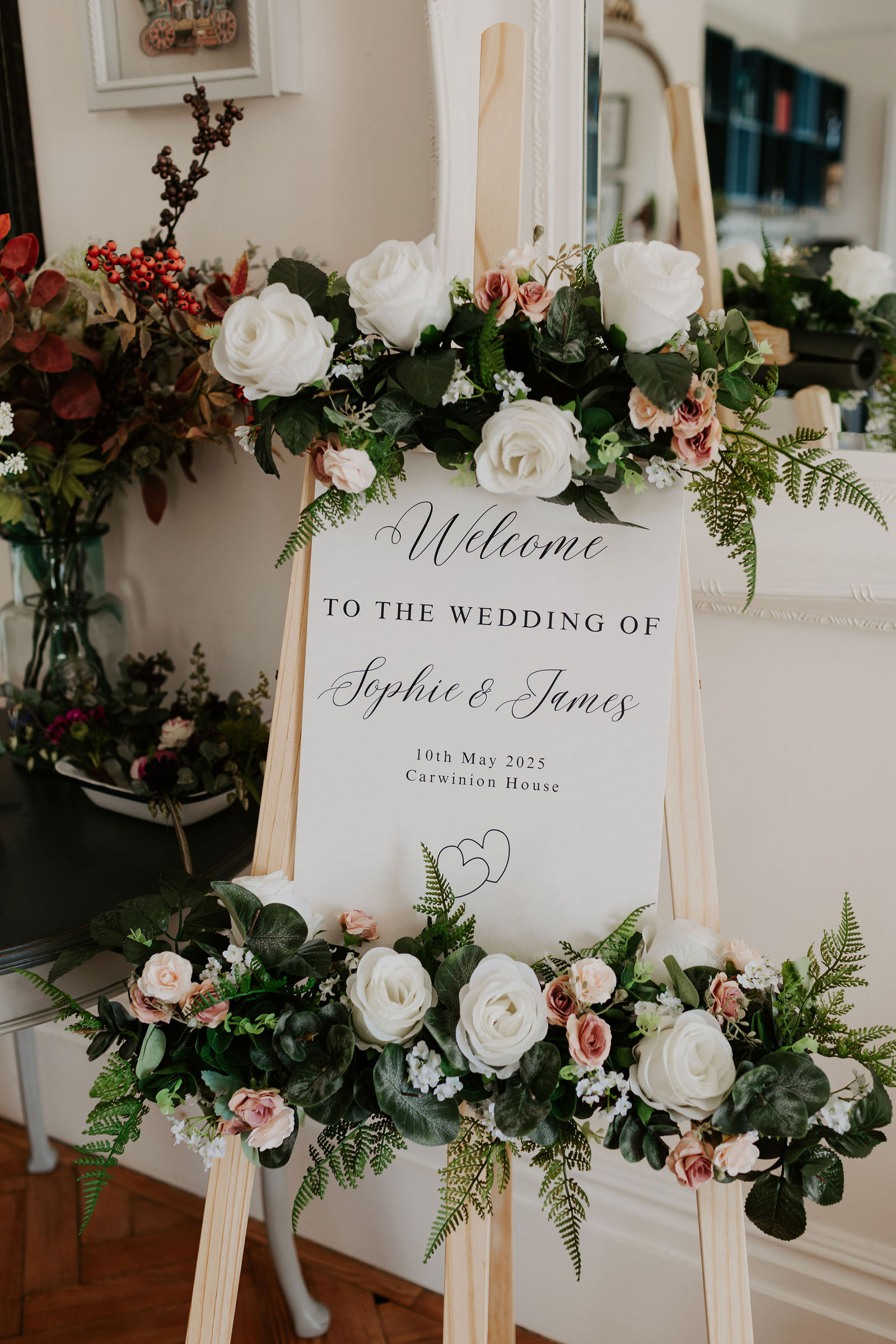 Sunny wedding at Cornwall venue Carwinion House Falmouth with local wedding photographer Hannah Timm Photography