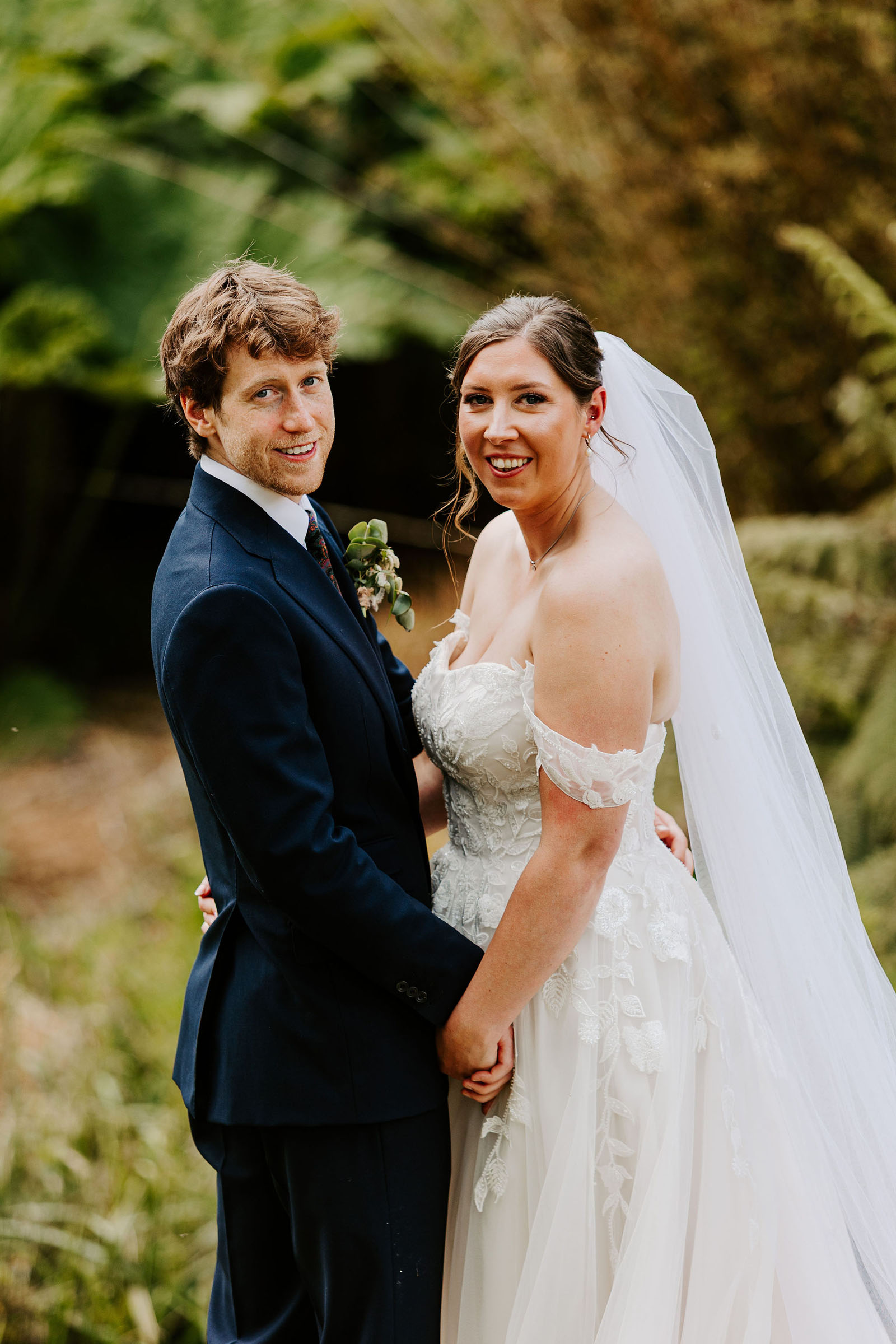 Sunny wedding at Cornwall venue Carwinion House Falmouth with local wedding photographer Hannah Timm Photography