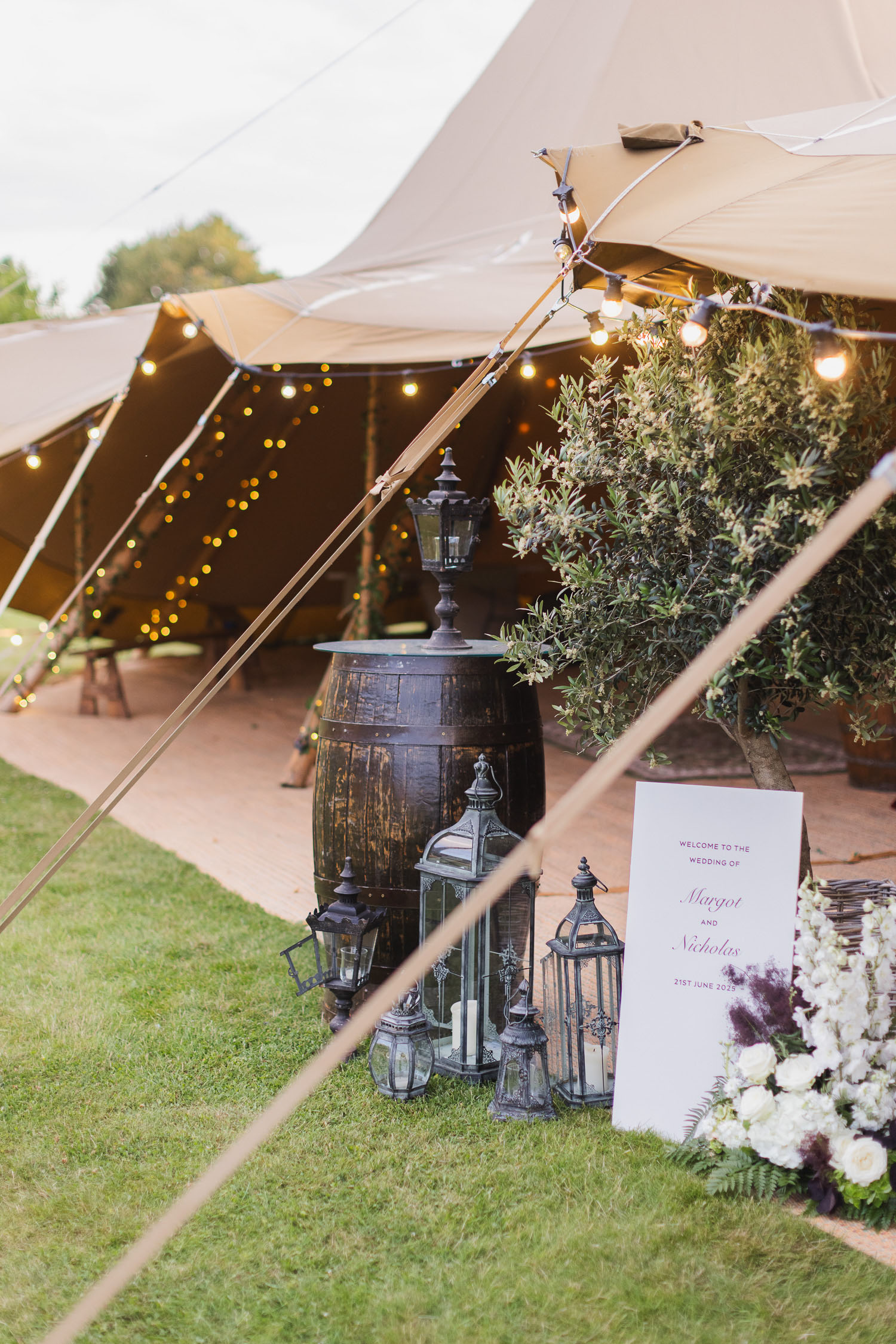 Normanton Park Gardens wedding ideas blog with Ferri Photography