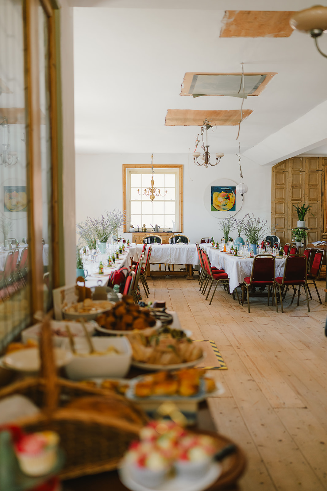 real wedding in Norwich Norfolk with a mature couple and friends helping | Andy Davison Photography