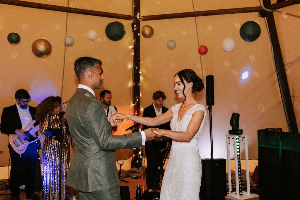 real couple's wedding in Hertfordshire with outdoor ceremony | Nicki Shea Photography at Beaumont Hall