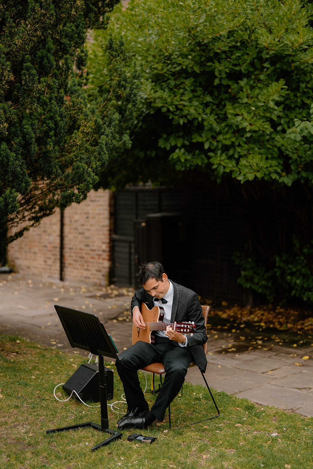 real wedding at Tudor Barn Elthan with London wedding photographer Tom Aizenberg Photography