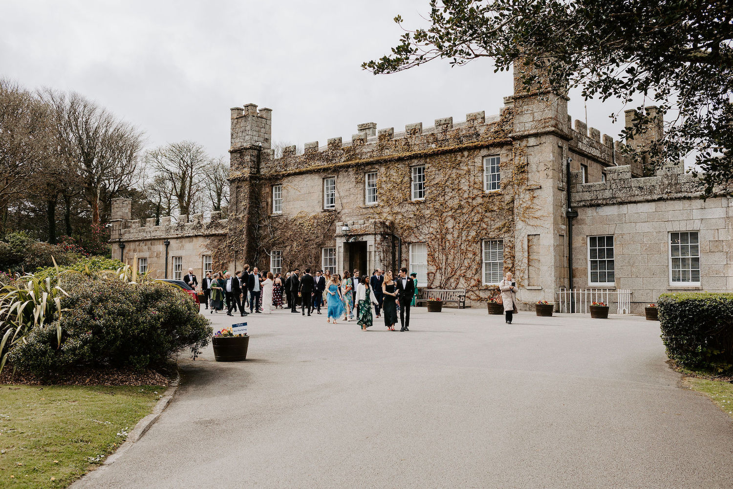 Tregenna castle real wedding with Hannah Timm Photography