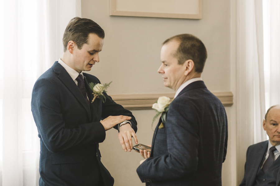 Relaxed and informal modern wedding in Leeds with Anna wood Photography (4)