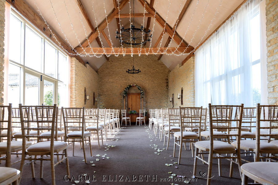 Purple styling and an elegant rustic theme for Fiona and Ashley's Stratton Court Barn Oxfordshire wedding. Images by Carol Elizabeth Photography on English-Wedding.com (5)