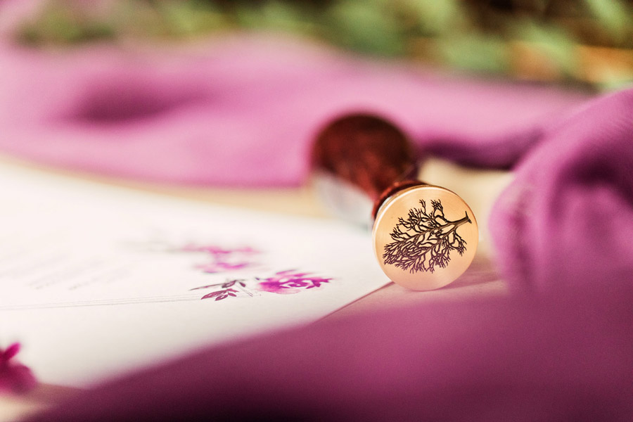 Purple wedding style inspiration with calligraphy By Moon and Tide, photo credit Camilla Lucinda Photography (11)