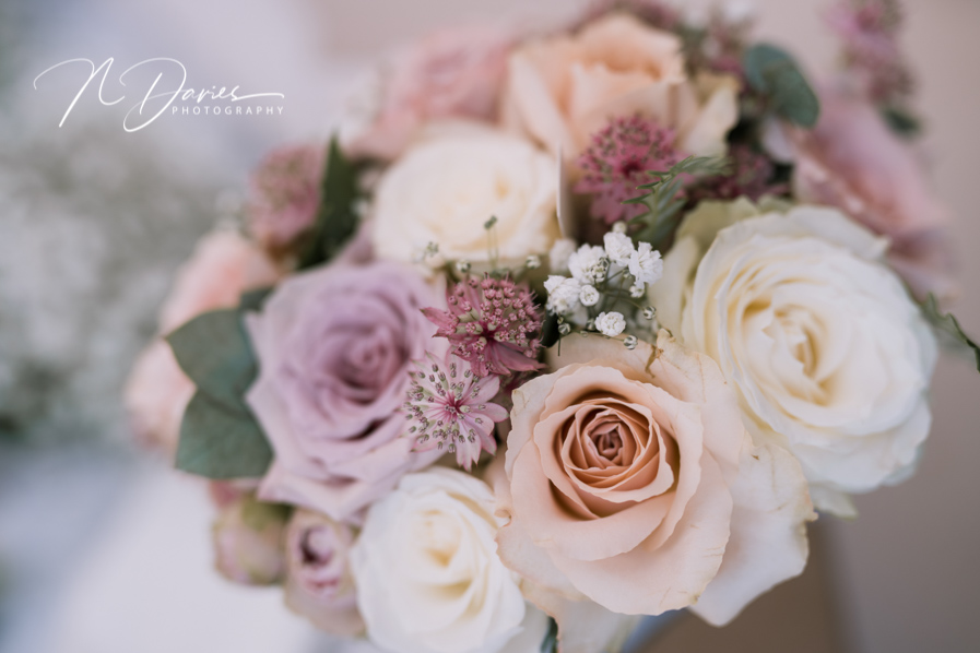 Timelessly elegant wedding styling and moments to melt your heart! Nick Davies Photography on the English Wedding Blog (5)