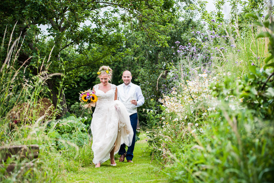 We love this Cowparsley Farm Somerset wedding with Special Day Wedding Photos on the English Wedding Blog (29)