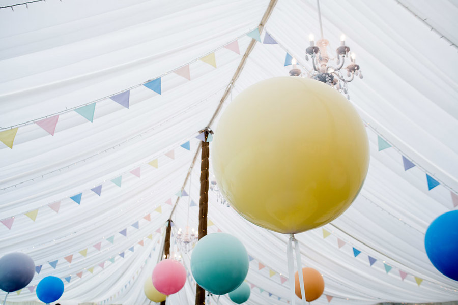 Pastel balloons for a modern wedding at Shenley, with images by Nicola Norton Photography (16)