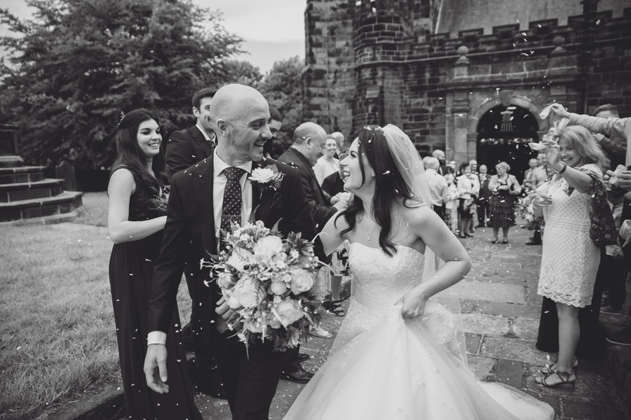 Gorgeous English summer wedding with fabulous florals and botanical styling, with Jess Yarwood Photography on the English Wedding Blog (18)