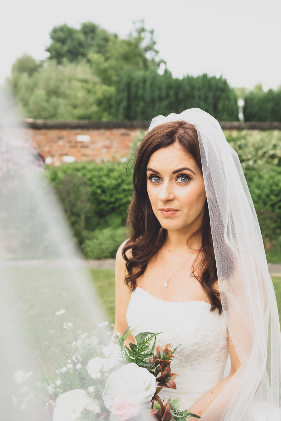 Gorgeous English summer wedding with fabulous florals and botanical styling, with Jess Yarwood Photography on the English Wedding Blog (24)