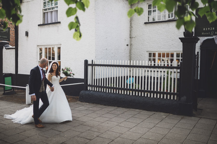 Gorgeous English summer wedding with fabulous florals and botanical styling, with Jess Yarwood Photography on the English Wedding Blog (29)