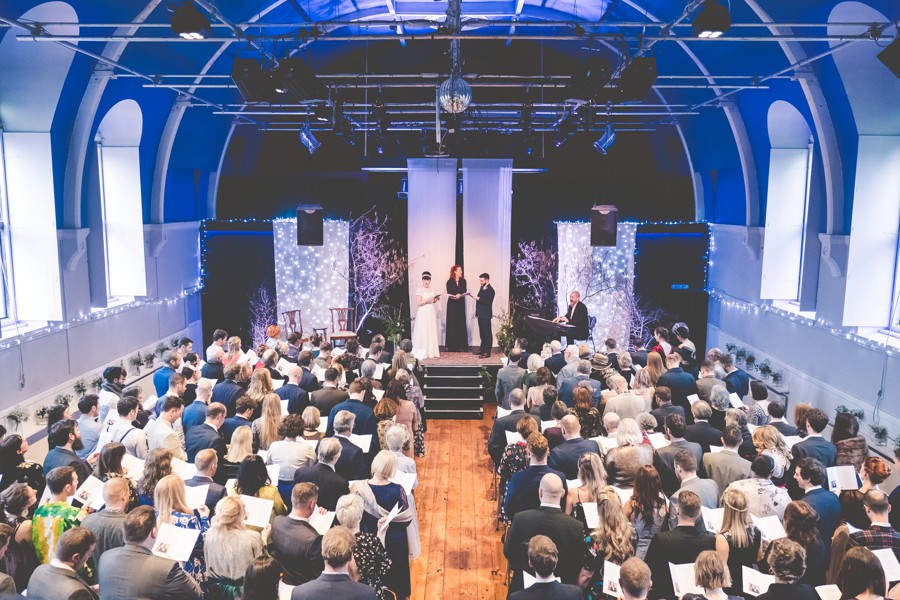 The most unusual wedding venue in the UK? A gorgeous real wedding with images by Jon Turtle on English-Wedding.com (17)
