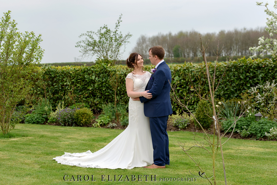 Purple styling and an elegant rustic theme for Fiona and Ashley's Stratton Court Barn Oxfordshire wedding. Images by Carol Elizabeth Photography on English-Wedding.com (25)