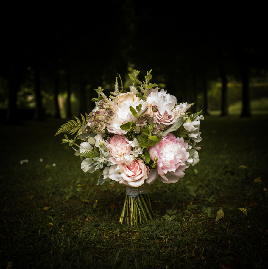 Pink flower wedding ideas and cute wedding dogs on English-Wedding.com with Robin Goodlad Photography (11)