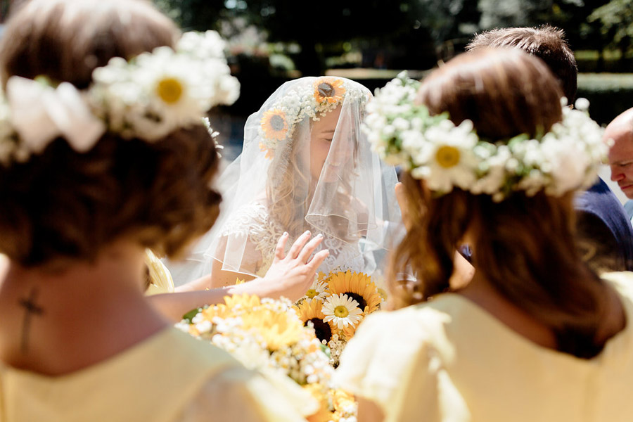 Sunflower wedding style inspiration with Hannah K Photography (3)