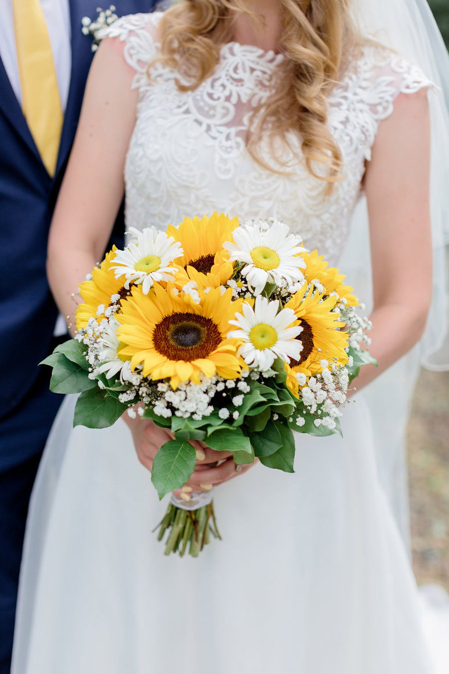 Sunflower wedding style inspiration with Hannah K Photography (21)