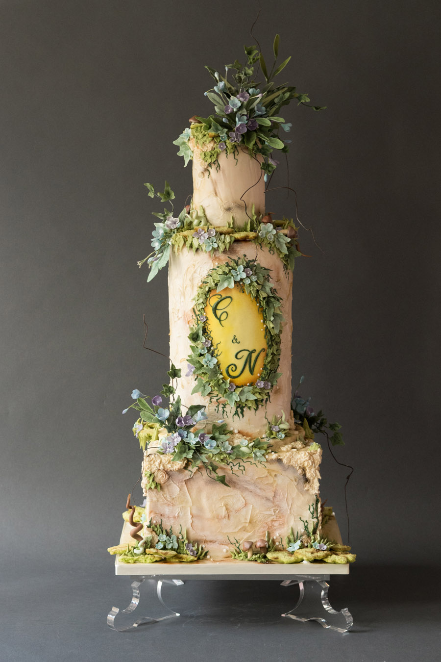 Beautiful wedding cakes by The Frostery - trends and ideas for 2019 (12)