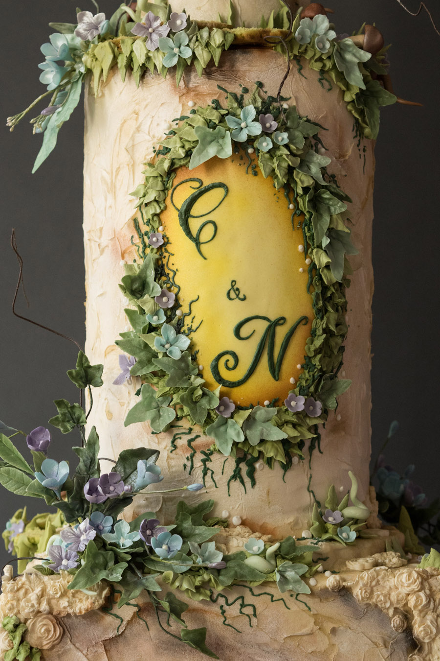 Beautiful wedding cakes by The Frostery - trends and ideas for 2019 (11)