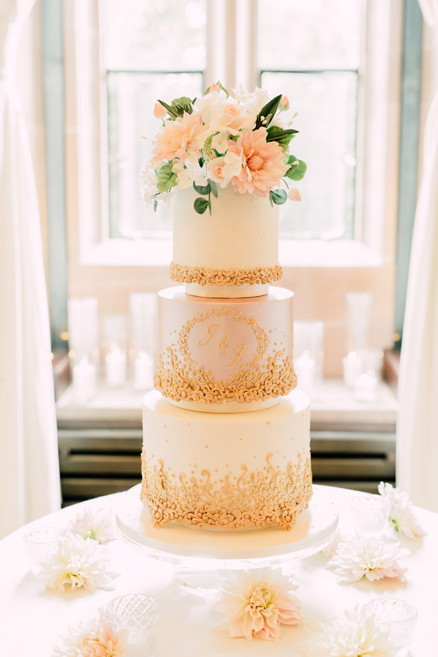 Beautiful wedding cakes by The Frostery - trends and ideas for 2019 (10)