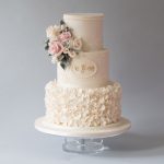 Beautiful wedding cakes by The Frostery - trends and ideas for 2019 (6)
