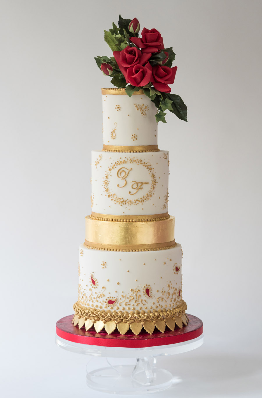Beautiful wedding cakes by The Frostery - trends and ideas for 2019 (3)
