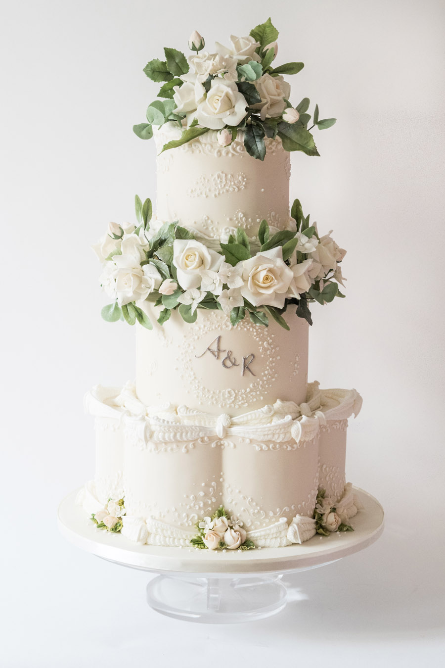 Beautiful wedding cakes by The Frostery - trends and ideas for 2019 (1)