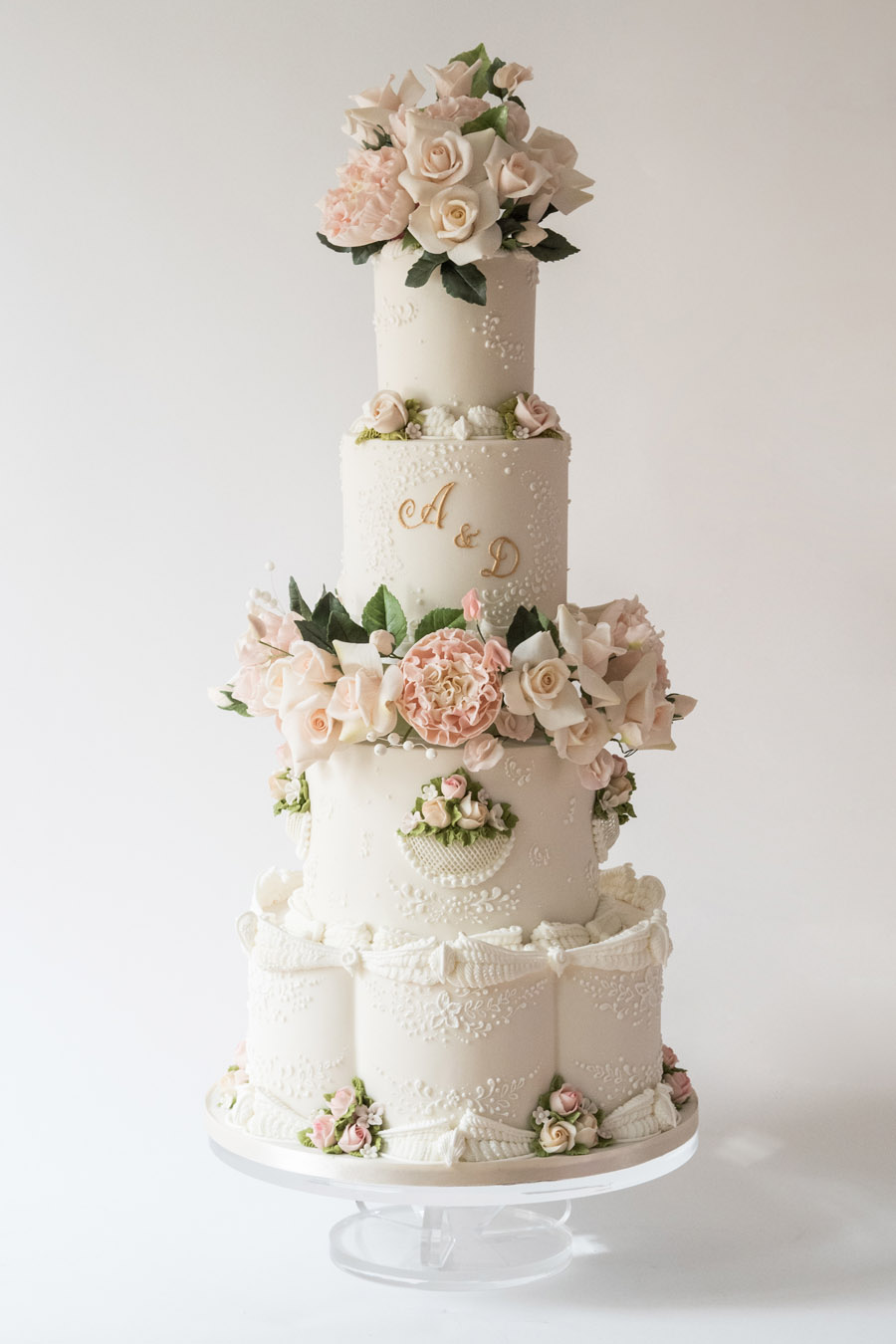 Beautiful wedding cakes by The Frostery - trends and ideas for 2019 (24)