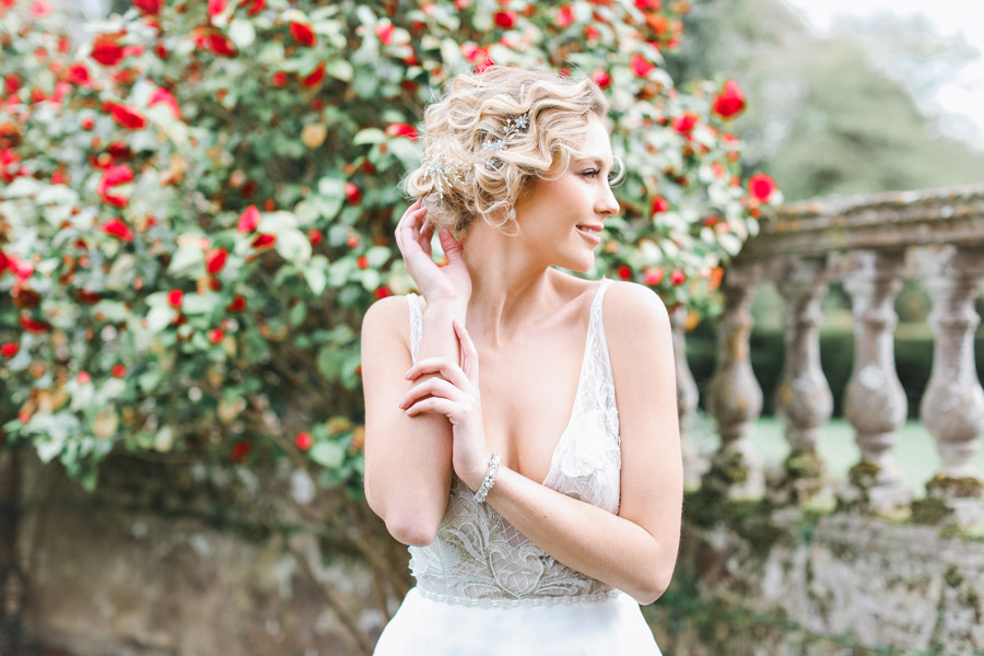 Romantic wedding ideas from Hale Park, photo by Charlotte Wise Photography (9)